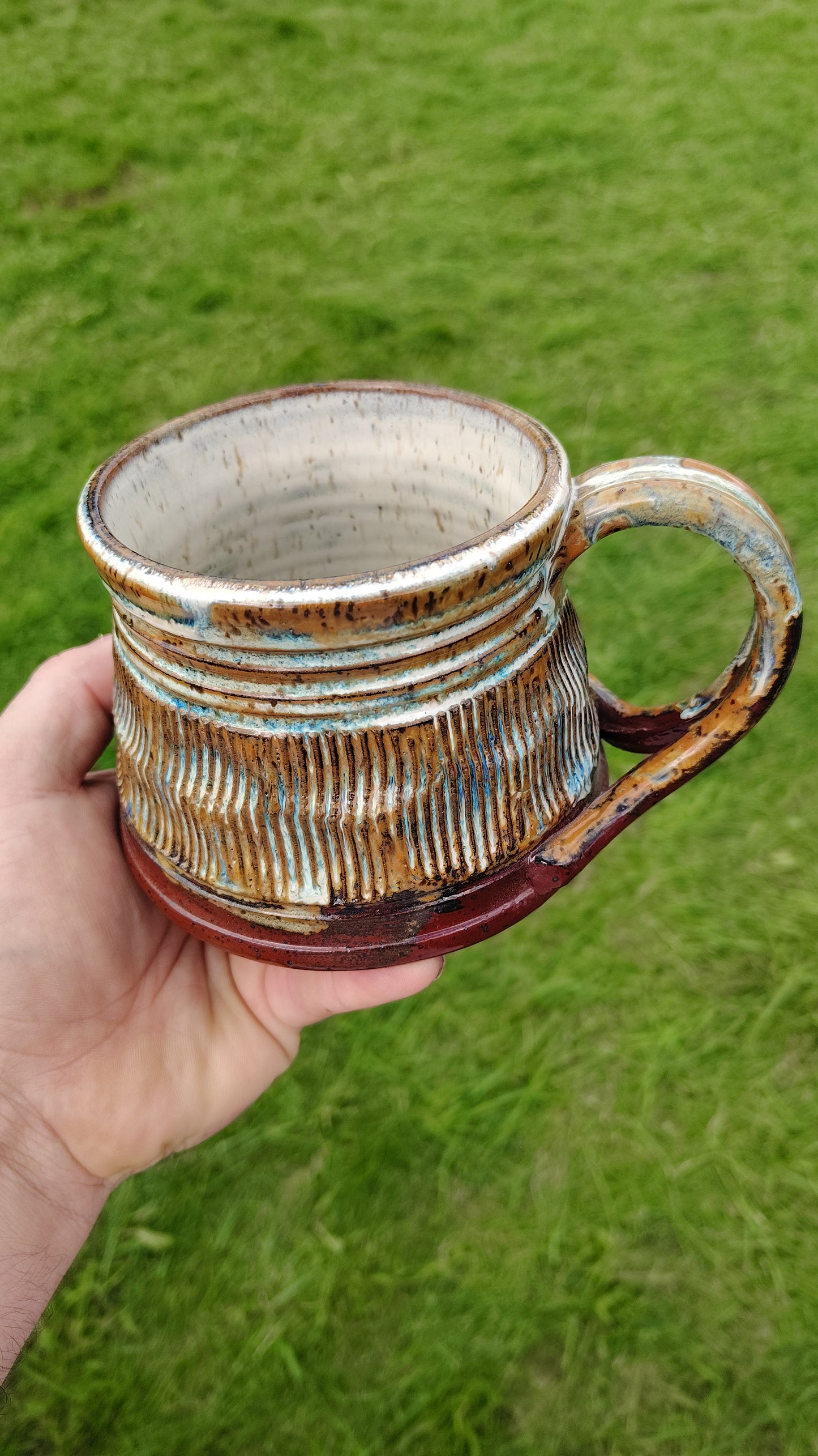 Ruffled Mug