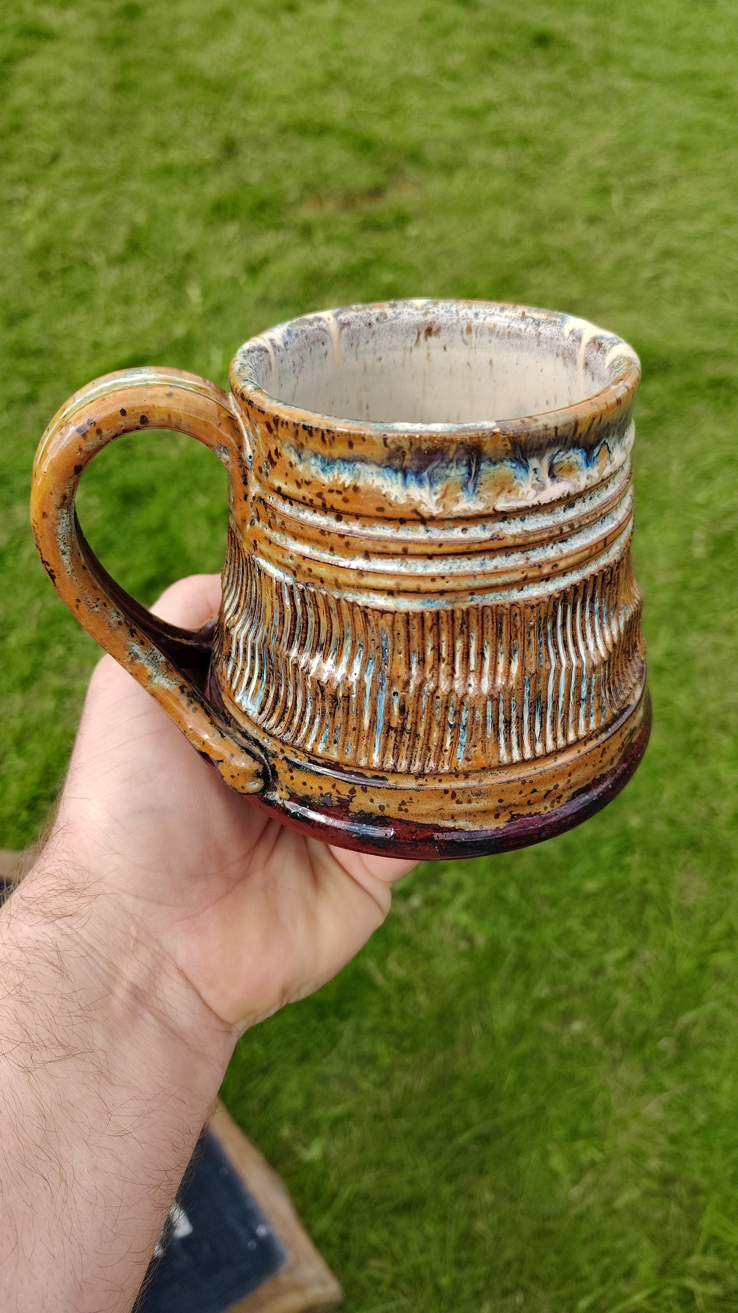 Ruffled Mug