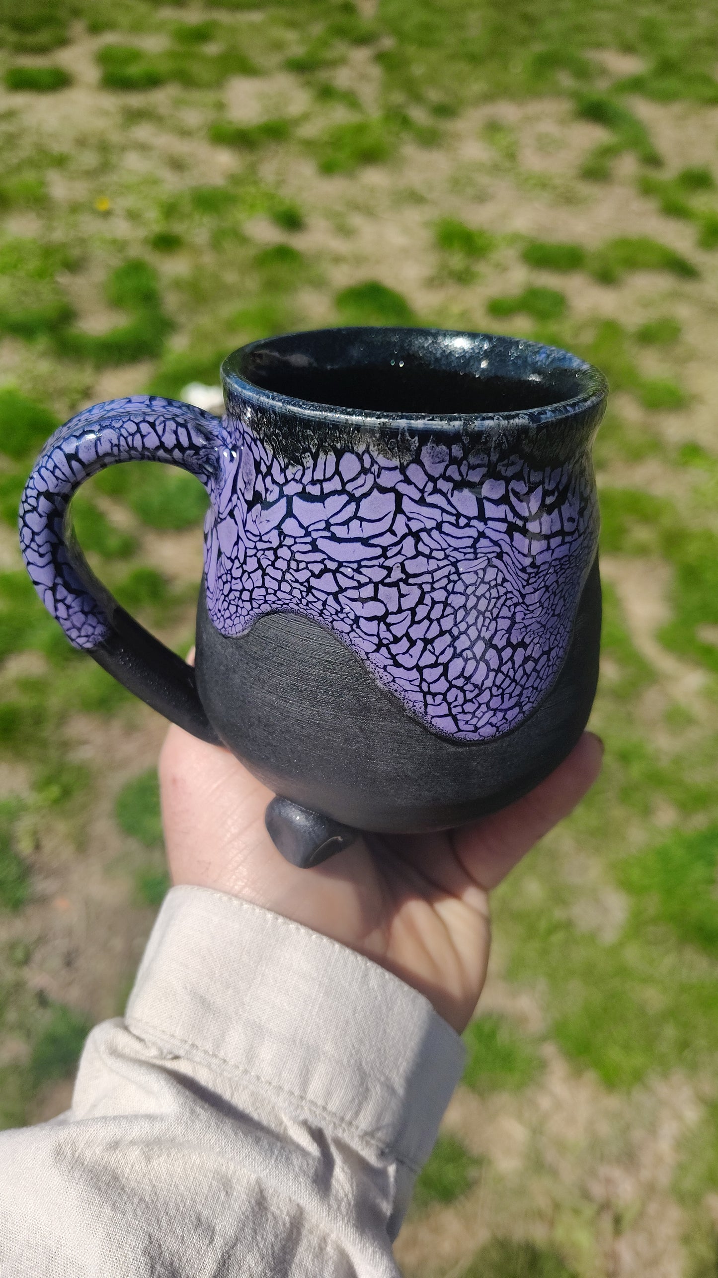 Purple crack cauldron mug
